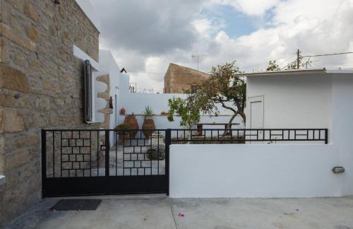 Iliopetra Studio - Photo 23