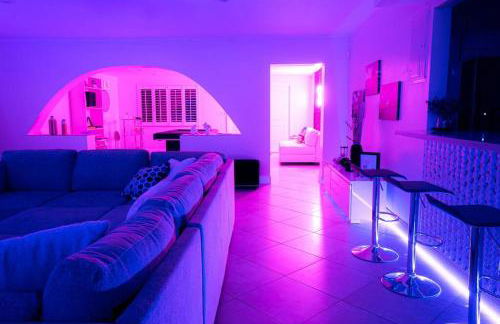 ~Villa Victoria Luxury! (Pool)~1 mile from beach - Foto 60