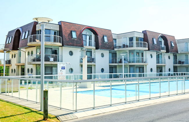 2 bedroom Apartment in Bredene with swimming pool and garden - Photo 9