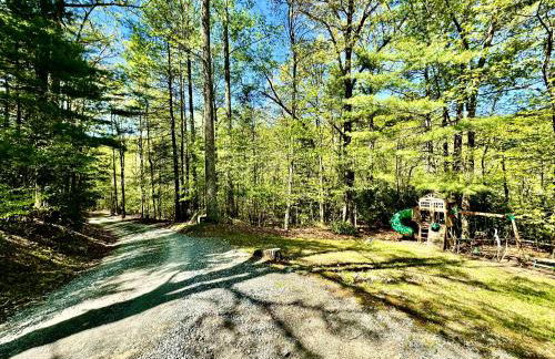 MOONLIGHT MOUNTAIN MANOR - Cedar Hot Tub, Views & Games - Foto 40