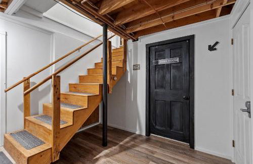 NEW! Woodland Retreat - Hot tub Game Room Firepit - Foto 33