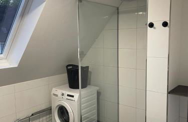 Moderne Ferienwohnung in Gelsenkirchen-Schalke für 1 bis 7 Personen mit Terrasse, ideal für Gruppen & Stadionbesuche - Foto 32