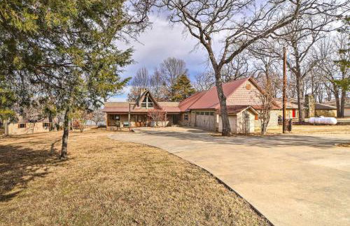 Lakeside Haven with Sandy Beach, Sleeps 12, 3 Bath - Foto 26