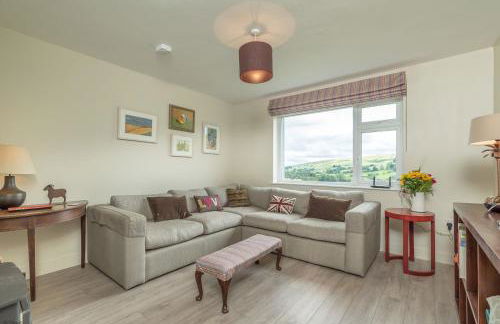 Hendre-Llangwm - Photo 2