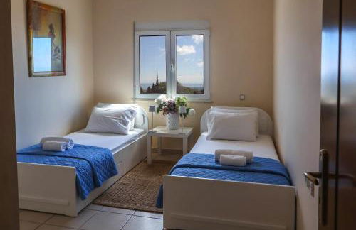 Olympus Beach Aigani Family House - Photo 18