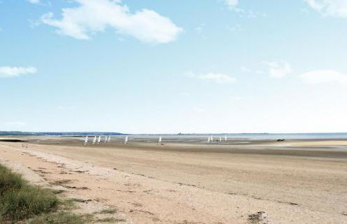 Nice Home In Quettehou With Kitchen - Foto 33