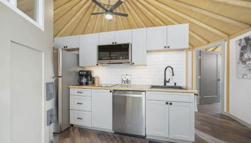 Ophelia Luxury Yurt-Cabin - Canyon Lake - Hot Tub - Foto 3