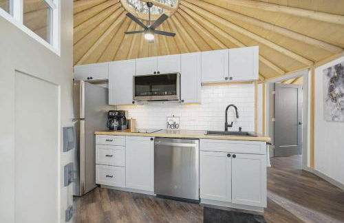 Ophelia Luxury Yurt-Cabin - Canyon Lake - Hot Tub - Foto 3