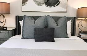 Spacious 3B2B Downtown Apt, Kitchen and Laundry, Walk to PPAC & Convention Center - Foto 4