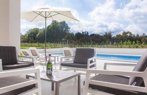Villa Dora in Central Istria kids friendly with private pool and playground for 10 persons - Foto 20