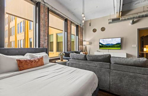 Heart of Downtown Dallas 2BR 2BA Getaway - Photo 7