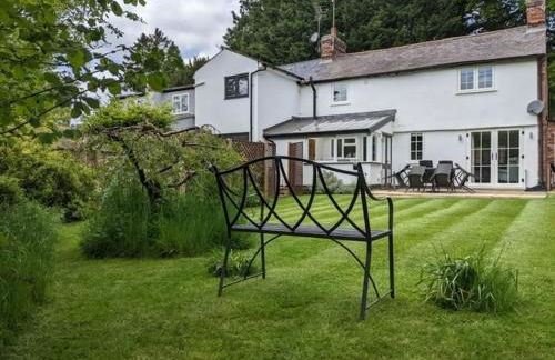 Beautifully refurbished 3 bedroom cottage - Foto 16