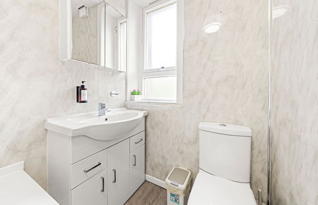 Warm Cosy Family Home With Free Parking - Foto 26