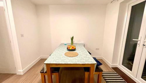 Churchill House 3 Bedroom Sleeps 6 Free Parking - Foto 4