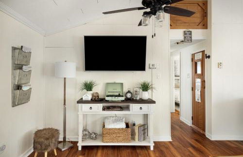 Cabin w hot tub & fire pit - Foto 10