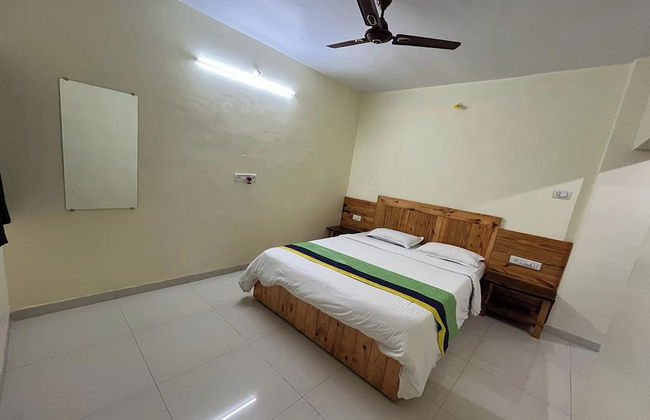 Savitri Bungalow - Photo 8