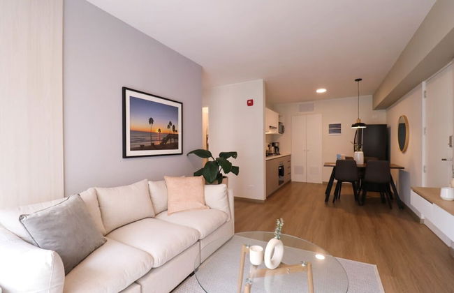 w Lively 2BR With Balcony in Miraflores - Photo 12