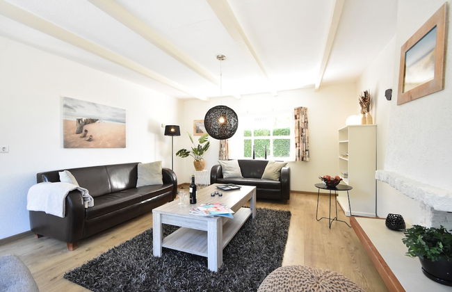 Cozy Holiday Home in Zonnemaire Near Lakebeach - Photo 28