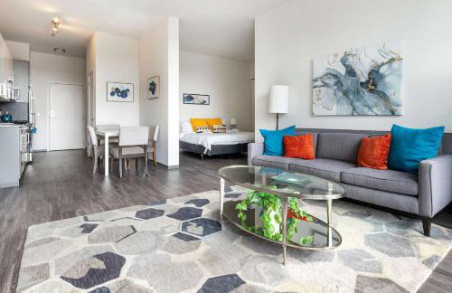 1BR City Loft With Modern Glass Views - Foto 5