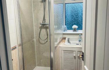 3 bedroom home with parking - Foto 6