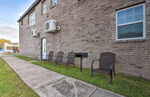 Walk to Beach Breezy Galveston Apt with Deck! - Foto 27