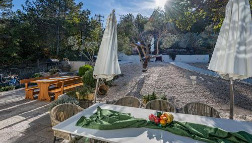 Villa Viktor, a wonderful rustic villa close to the beach - Foto 2, Garden, Garden view