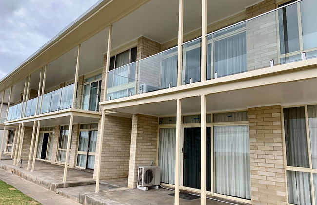 The Dolphins 7 - A View To Remember - Photo 3