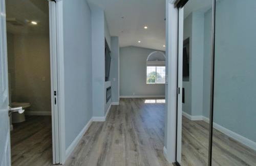 Renovated 5 Bd 3 Ba AC Private Deck Lawn - Foto 70