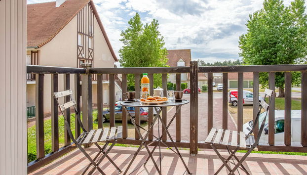 1 bedroom Apartment in Merville-Franceville-Plage - Photo 2, Terrace