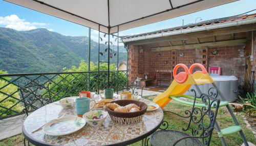 3 Bedroom Amazing Apartment In Avegno - Foto 3