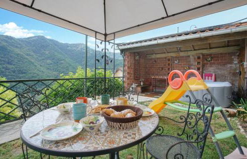 3 Bedroom Amazing Apartment In Avegno - Foto 3