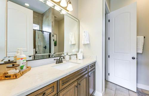 Hot Tub and Fire Pit Modern Flagstaff Home - Foto 11