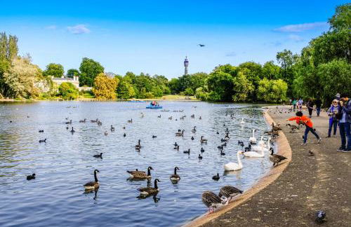 Homely 2-Bed House by Regents Park - Foto 5