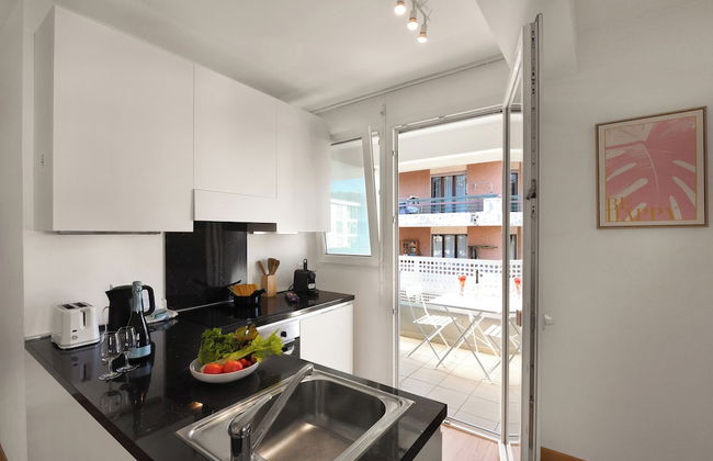 Santi Apartment Few Min From Lake - Photo 6