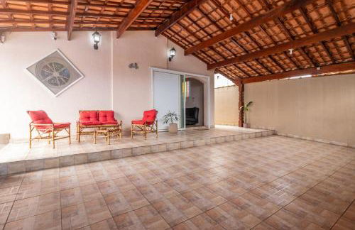 Casa Lindíssima e Espaçosa com 2 Piscinas - Adulto e Infantil, Perto da Praia, Opção da Piscina Adulto Aquecida Cobrado à Parte, 4 Quartos Frente as Piscinas, Área Gourmet Completa com Churrasqueira, Forno e Fogão a Lenha, Mesa de Bilhar, Lareira na Sala - Photo 40