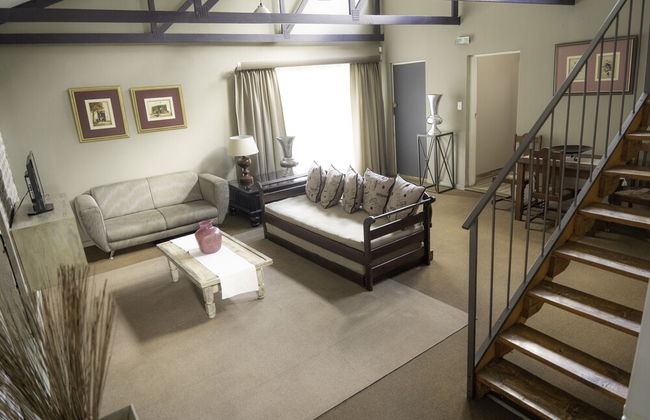 Fully Equipped Self Catering Unit - Photo 3