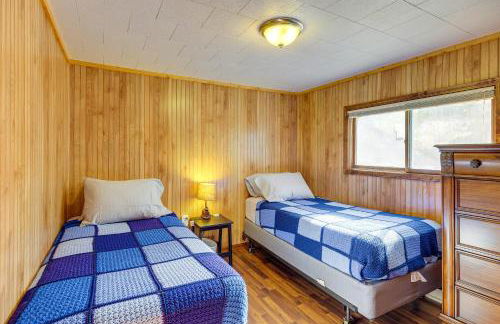 2 Blocks to Boat Ramp Higgins Lake House with Grill - Foto 18