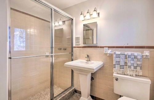 Serene Home with Fire Pit, Deck and Easy Access to ATL - Foto 36