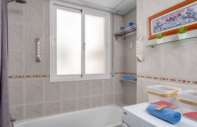 2 bedroom Apartment in Marbella with swimming pool - Photo 19