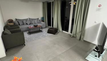 UZ Villa 11 - Laatzen 10 Minutes to Hannover Messe 140qm Modern Living Self-Check-In Wifi Parking - Foto 4