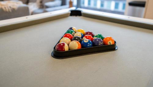 Central Wembley Stadium Luxe Stay with Pool Table - Foto 5