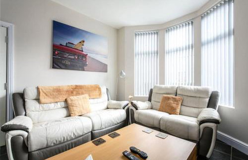 5 bedroom house, free parking, near football, sleeps 8 - Photo 35