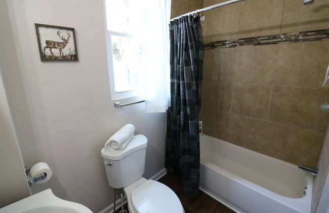 Windsor Park Pad apt 2 min to Mass Ave With AC - Foto 24