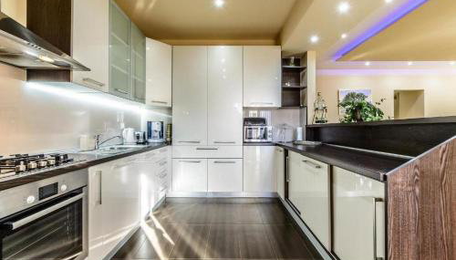 Countyside Retreat Six Bedroom Villa with Pool - Foto 5