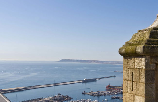 Degustación de vinos en el castillo de Santa Bárbara - Photo 1
