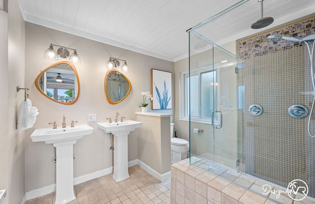 Chic 8BR with Heated Pool & Waterview - Photo 25