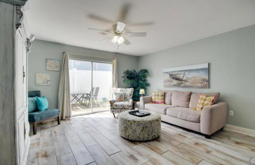 Near Beach and Casinos Biloxi Condo with Pool Access - Foto 2