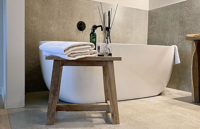 The Lake. Unique Waterfront Villa - Photo 43