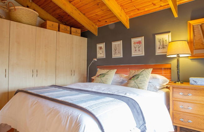 Theebos Anneline's Self Catering Apartments - Photo 3