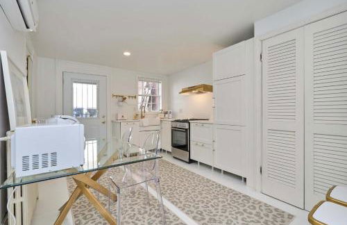 Private DC Retreat on Iconic East Capitol St - Photo 15